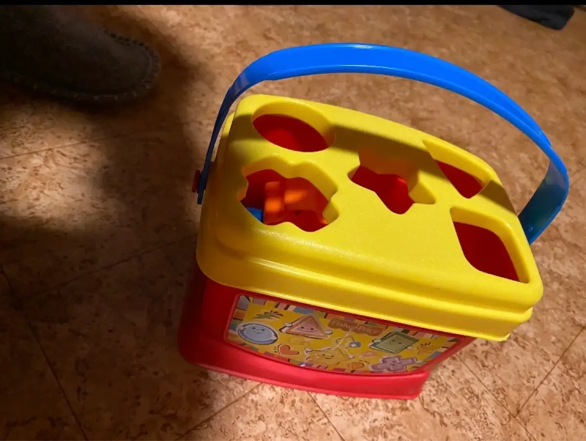 Fisher Price Put i hul kasse