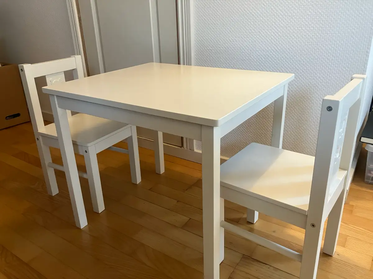 IKEA 2 Sæt børnemøbler