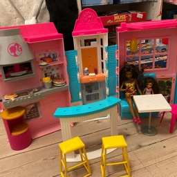 Barbie Pizzaria og grillbar