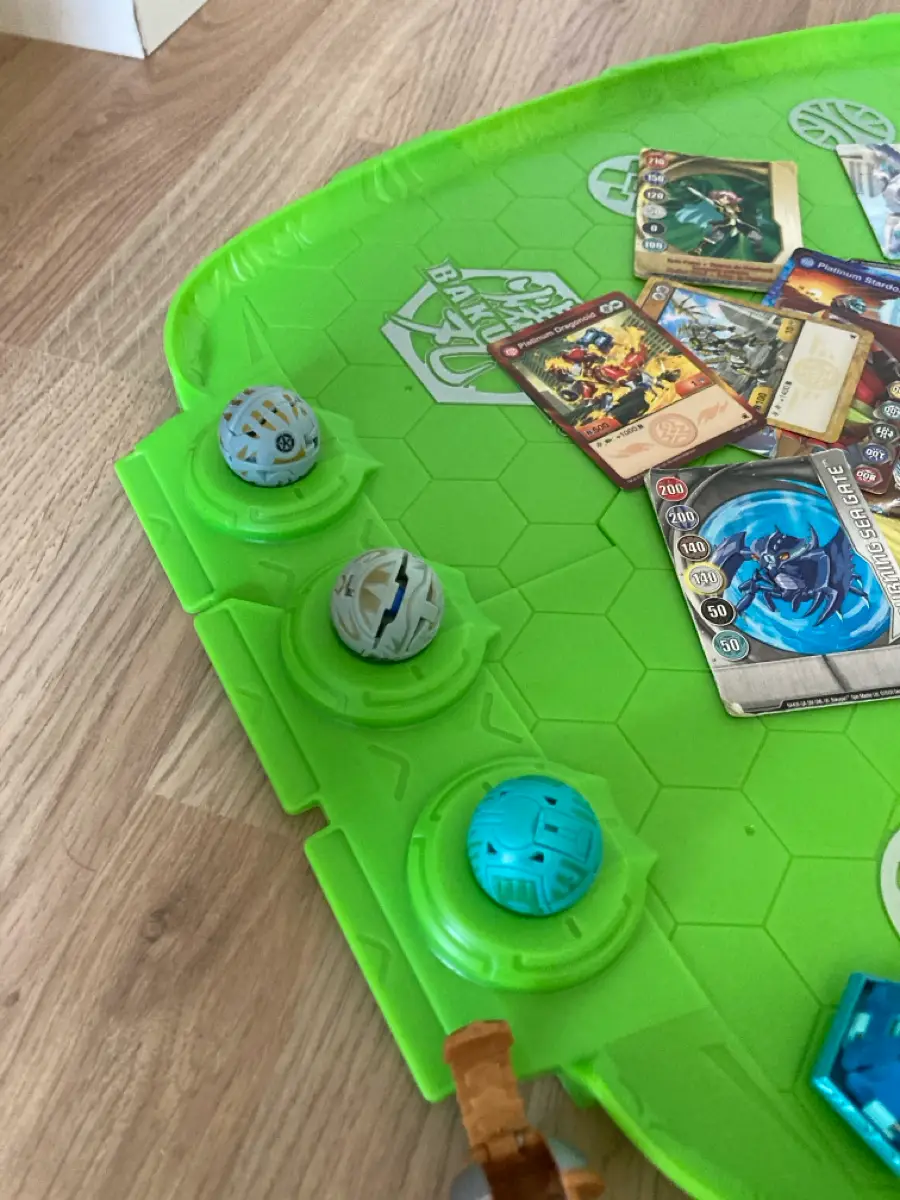 Bakugan Spillebræt + figurer