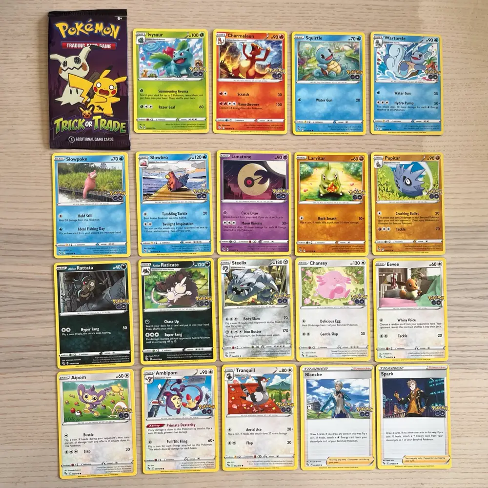 Pokémon Booster pakke + 19 kort