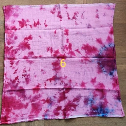 Ukendt Tie dye stofbleer