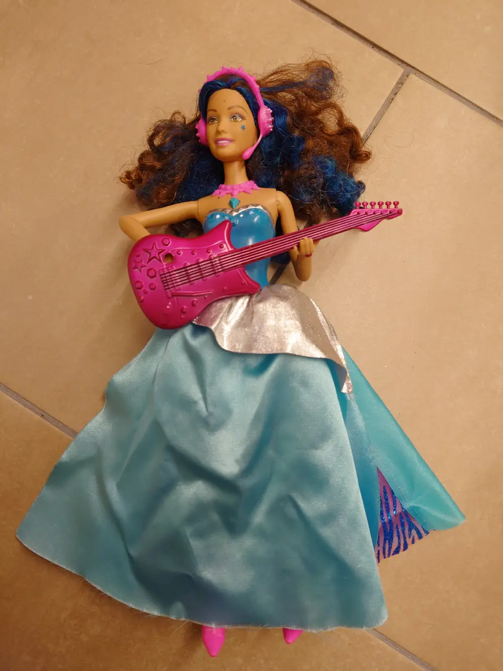 Barbie Rock-n-Royals - Erika Doll