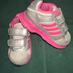 Adidas pink grå 22 sko kondisko sneakers måler 133 l