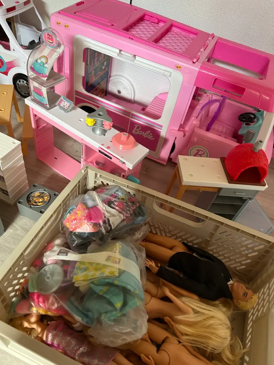 Barbie Autocamper klædeskab barbie