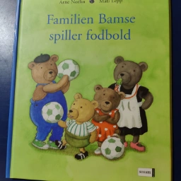 Familien Bamse spiller fodbold Bog