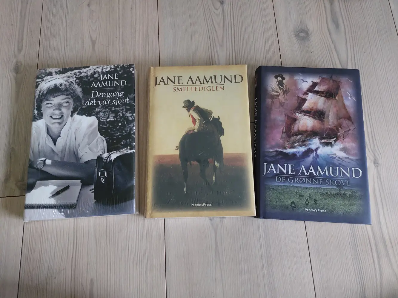Jane Aamund Bøger