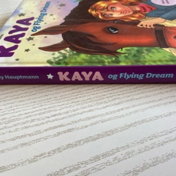 Kaya og Flying Dream Bog