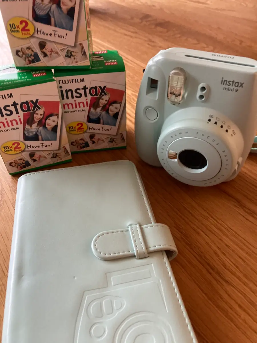 Fuji Instax mini 9