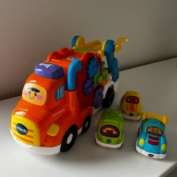 Vtech Lastbil med 3 små biler