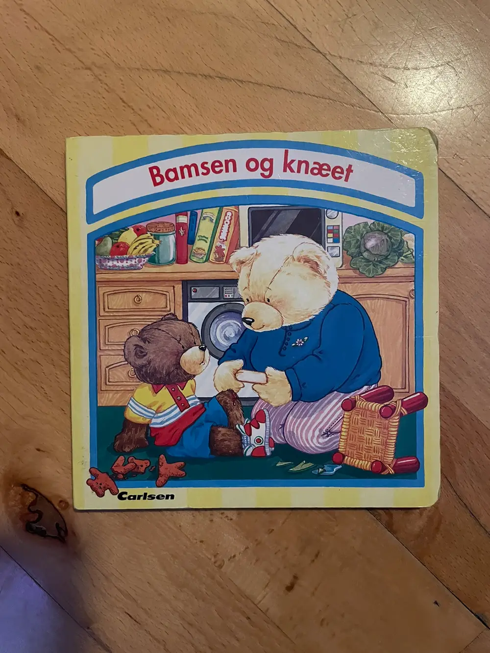 Bamsen og knæet Bog