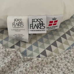 Fossflakes Nursing Pillow and pillow cove