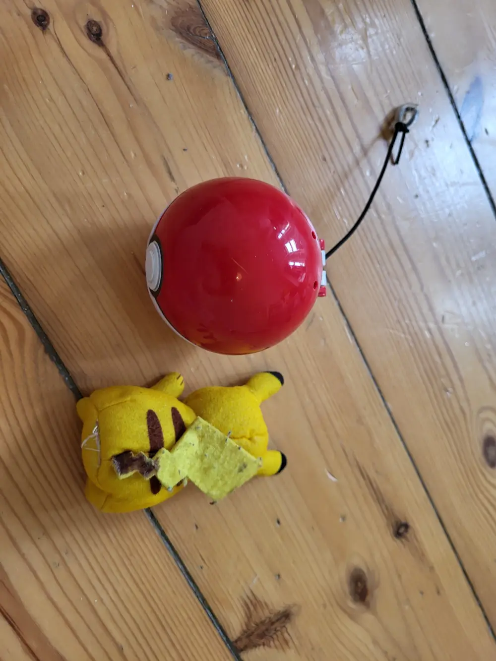 Pokémon Toss 'n pop pokeball Pikachu