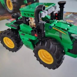 LEGO John Deere traktor