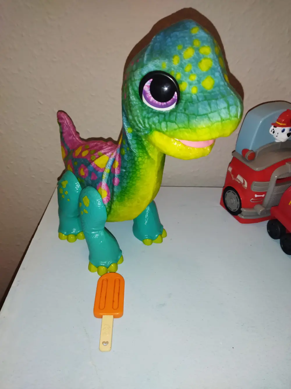 Ukendt Snacking Dino