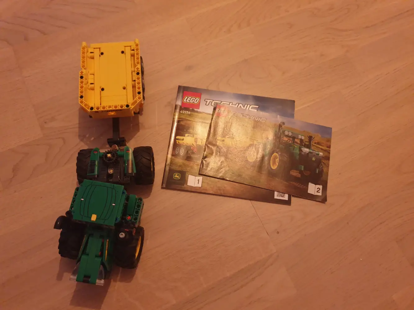 LEGO Technic 42136 John Deere Traktor