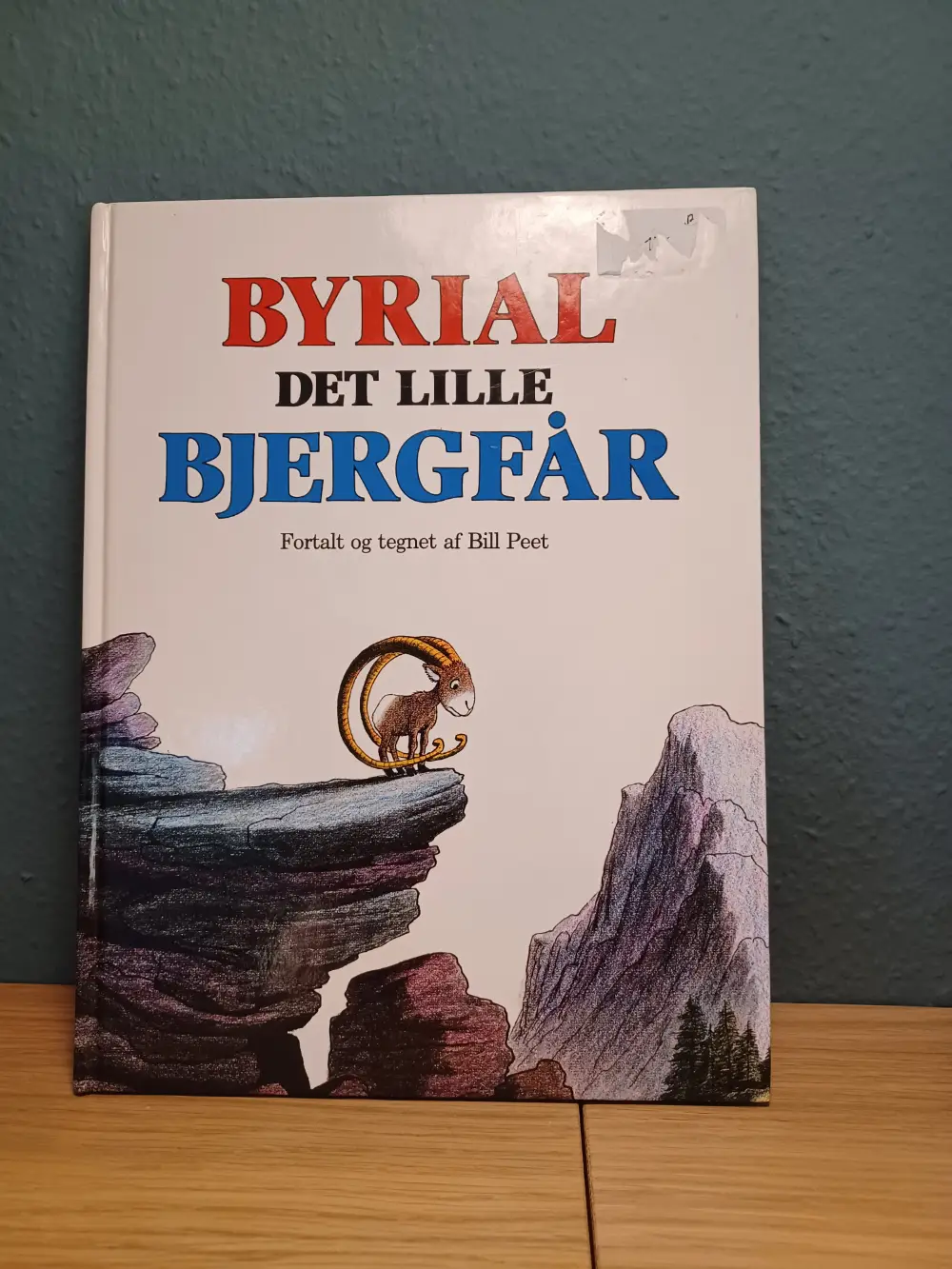 Byrial Det lille bjergfår Bog