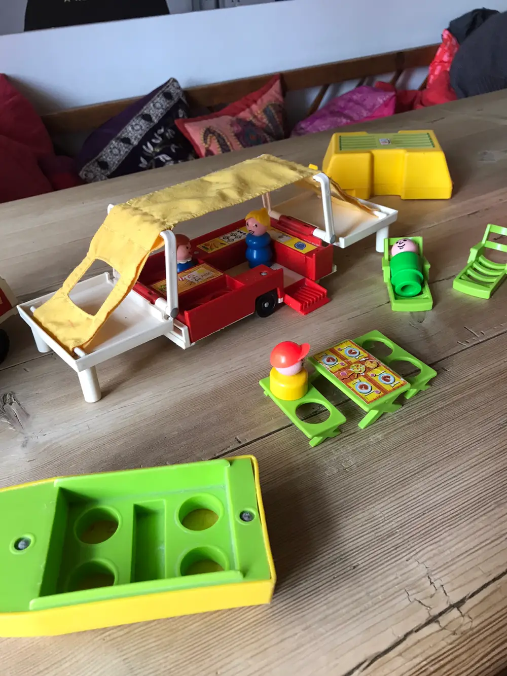 Fisher Price Bondegård skolebus camping