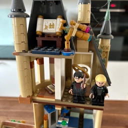 LEGO Harry Potter Hogsmeade