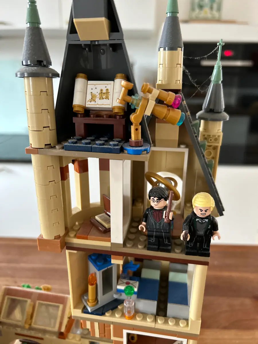 LEGO Harry Potter Hogsmeade