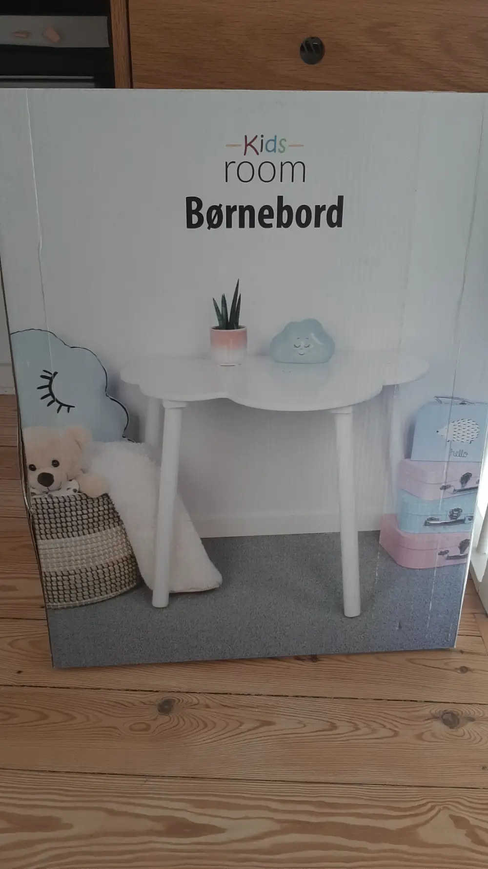 Kids room Stol og bord med sky