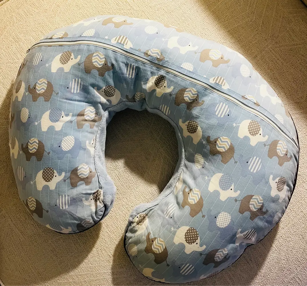 Chicco Bobby nursing pillow