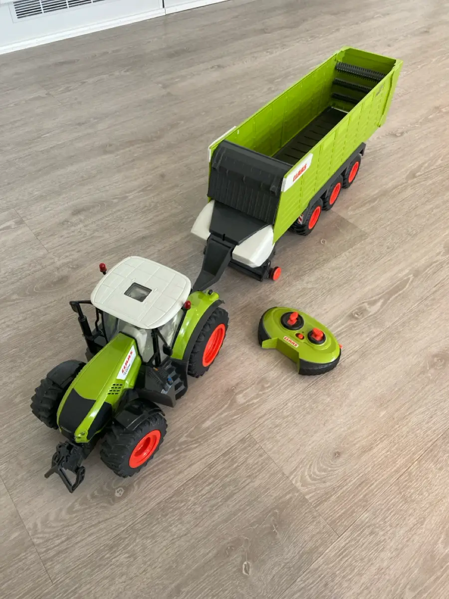 Ukendt Claas fjernstyret traktor