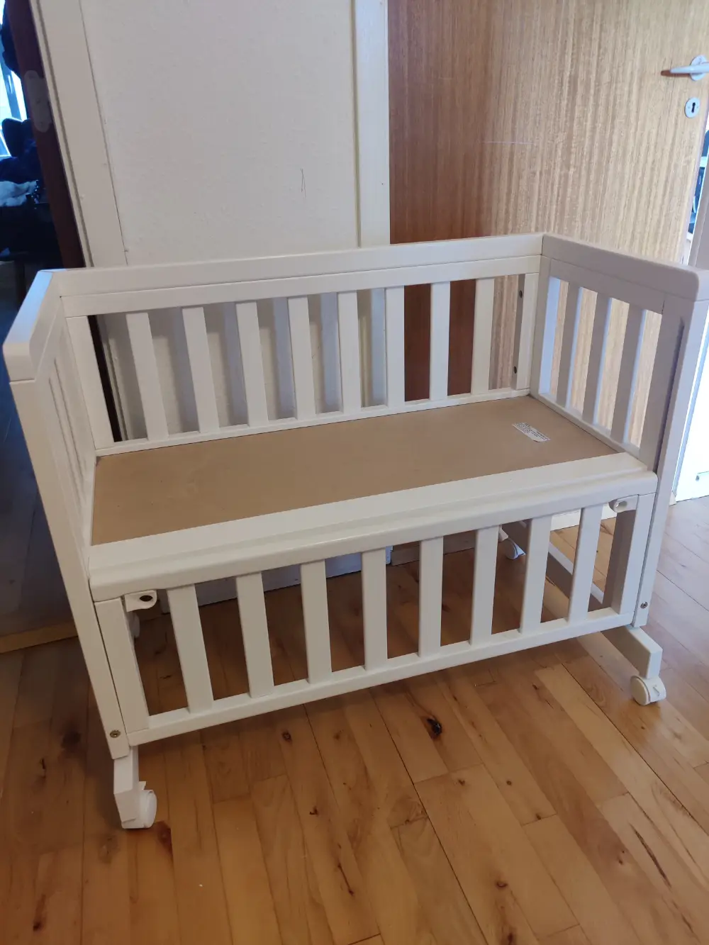 Troll Bedside crib