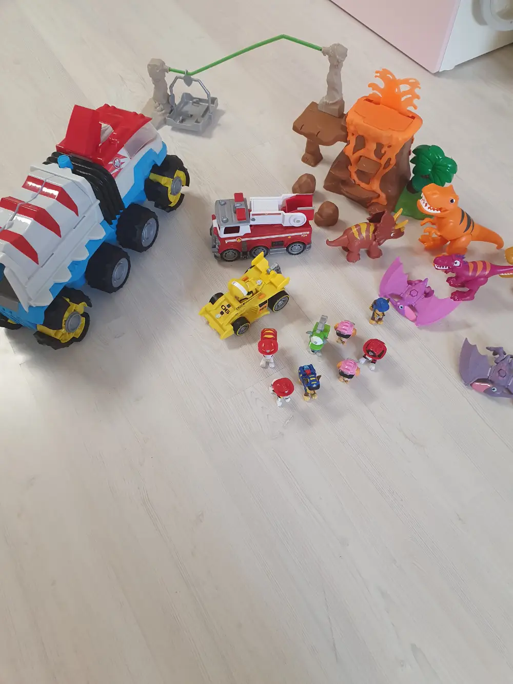 Paw Patrol Truck og figurer