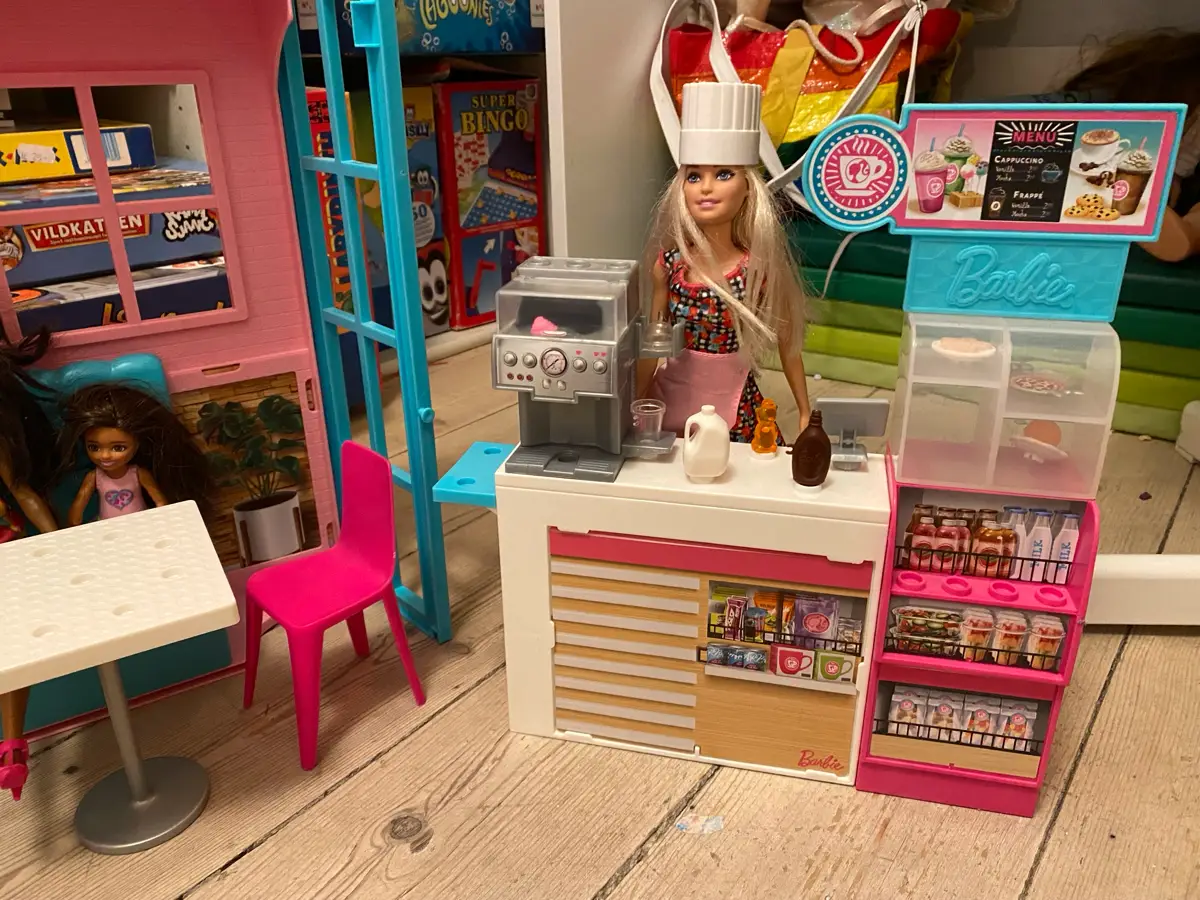 Barbie Pizzaria og grillbar