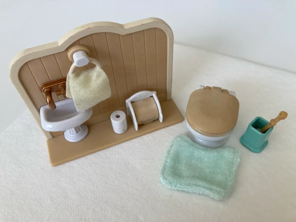 Sylvanian Families Toilet