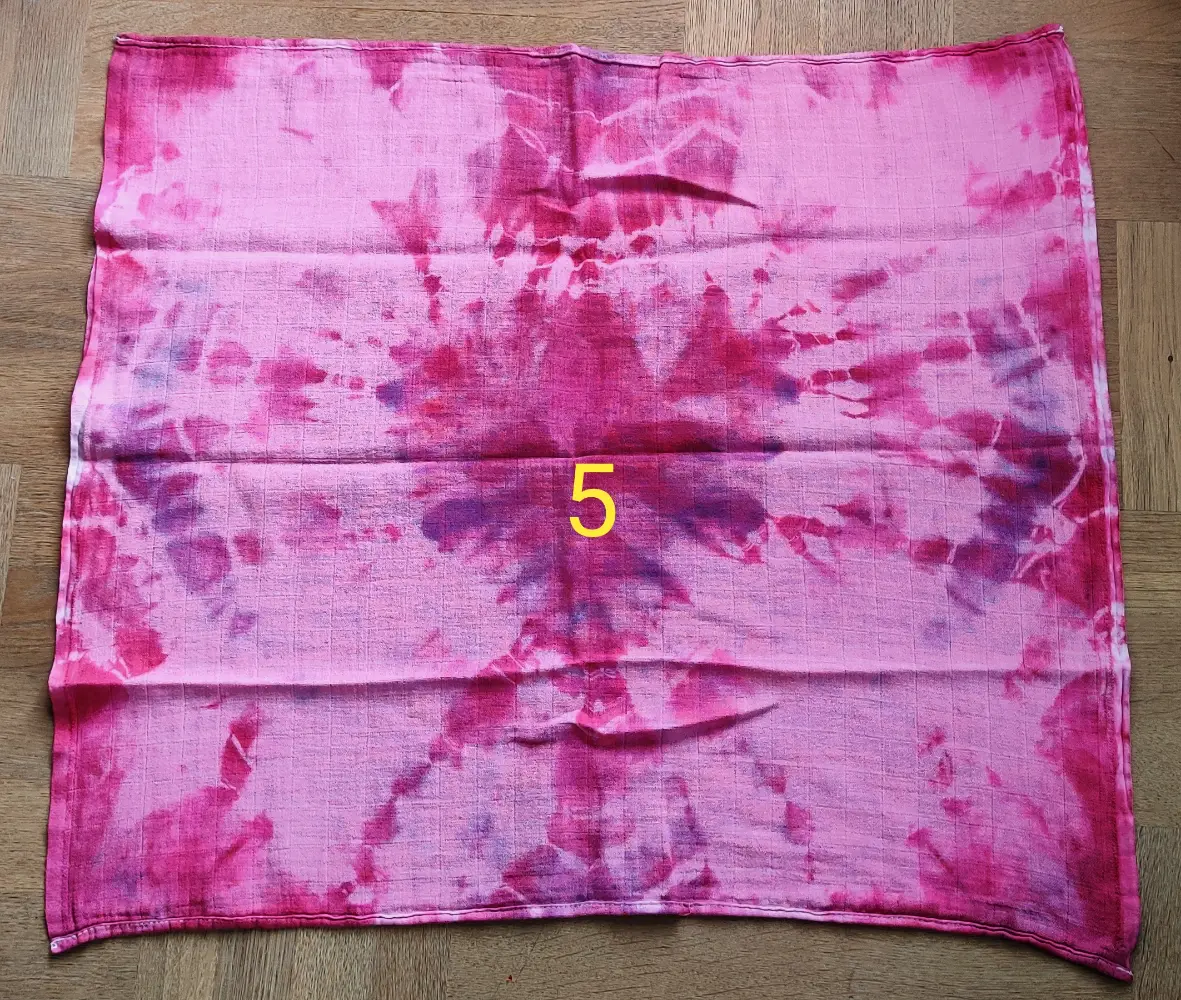 Ukendt Tie dye stofbleer