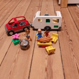 DUPLO Familie på camping