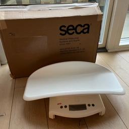 Seca Baby scale