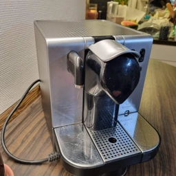 De'Longhi Nespresso Kaffemaskine