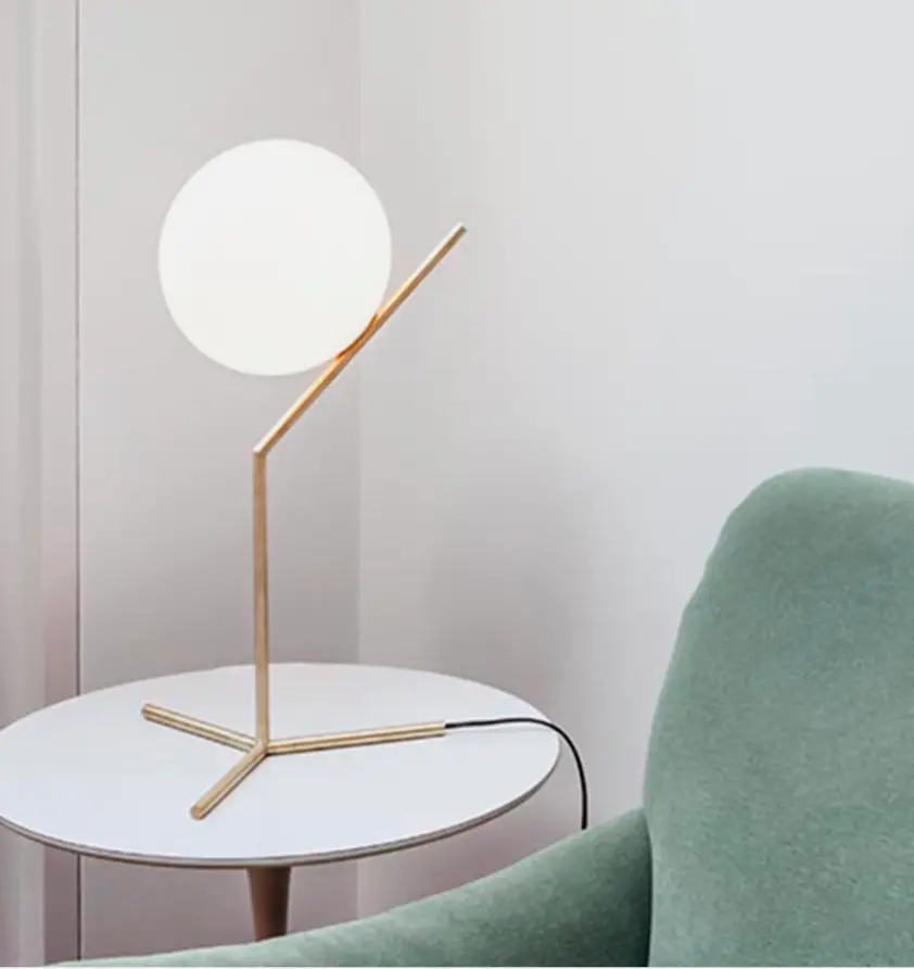 FLOS Bordlampe