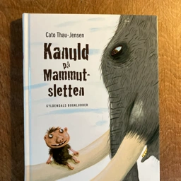 Kanuld på mammutsletten Bog