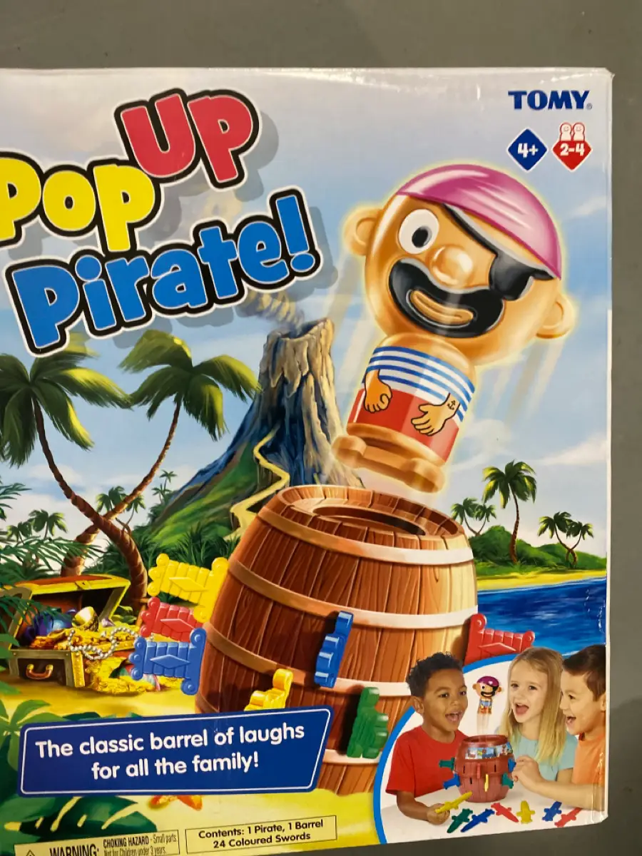 TOMY Pop up pirate