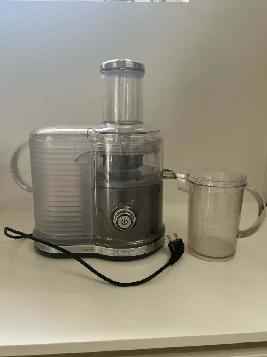 Kitchen aid Juicer