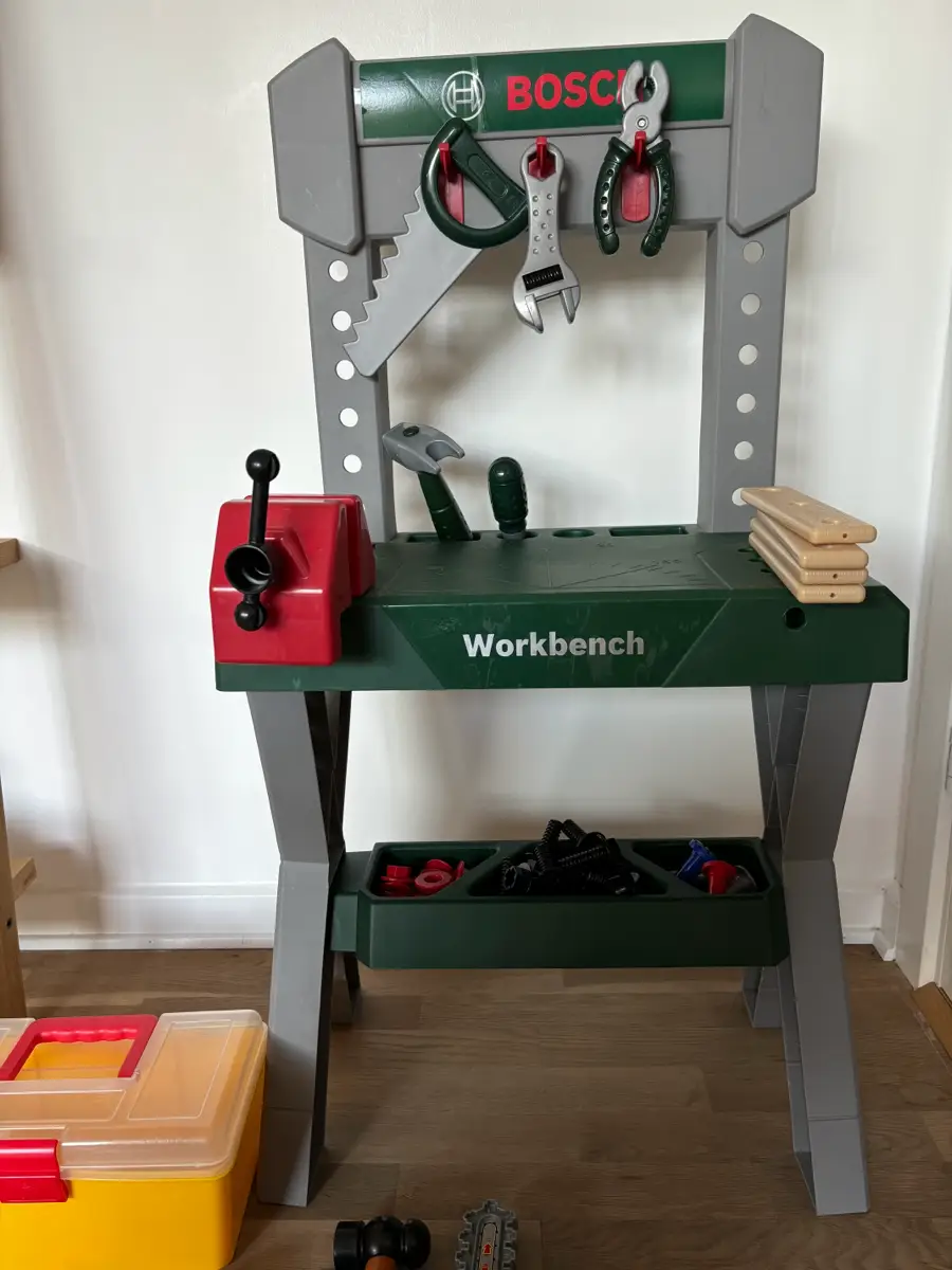 Bosch Arbejdsbord og værktøjskasse