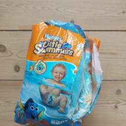 Huggies Svømmebleer