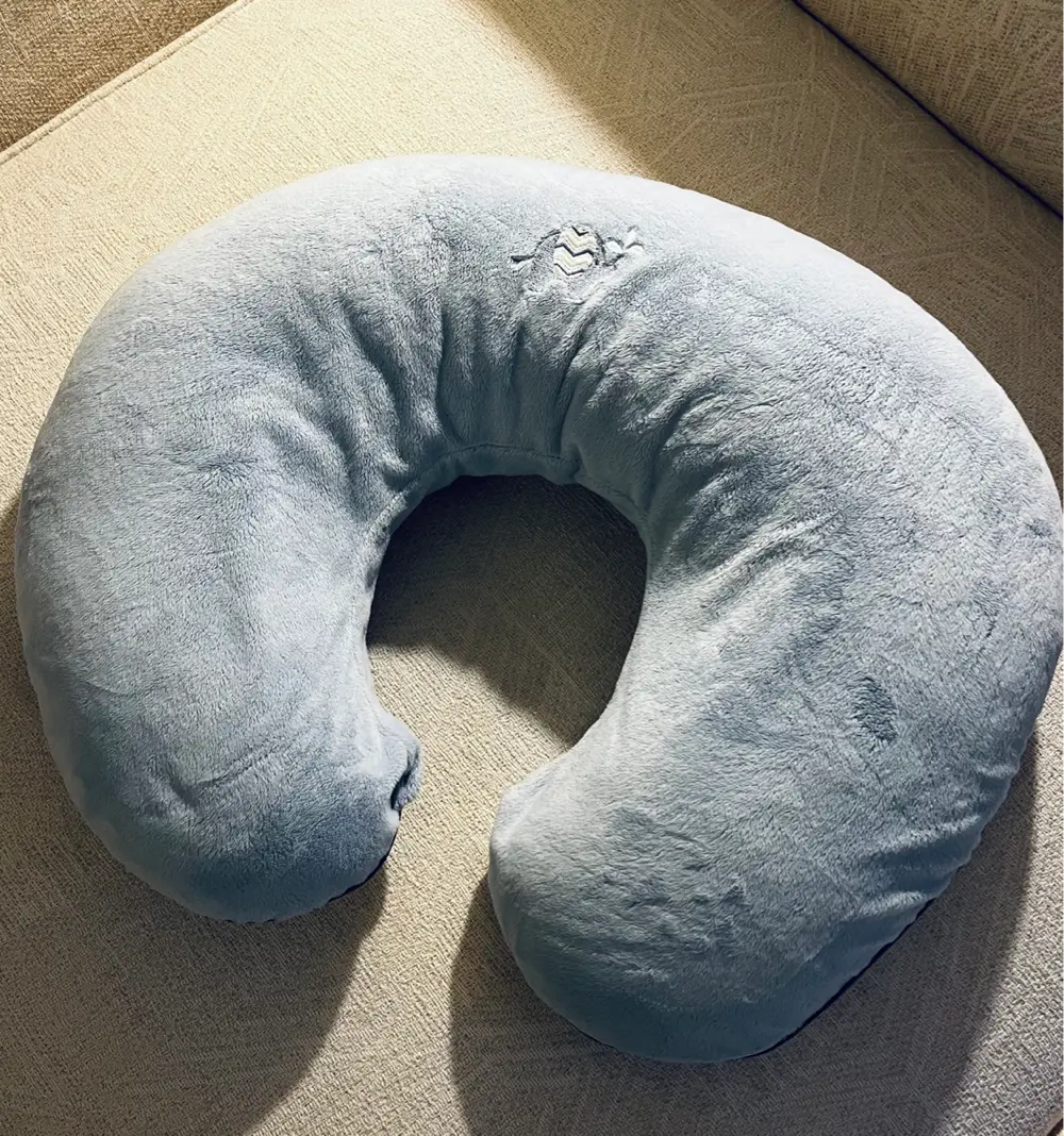 Chicco Bobby nursing pillow