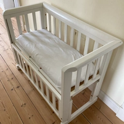 Troll Bedside crib