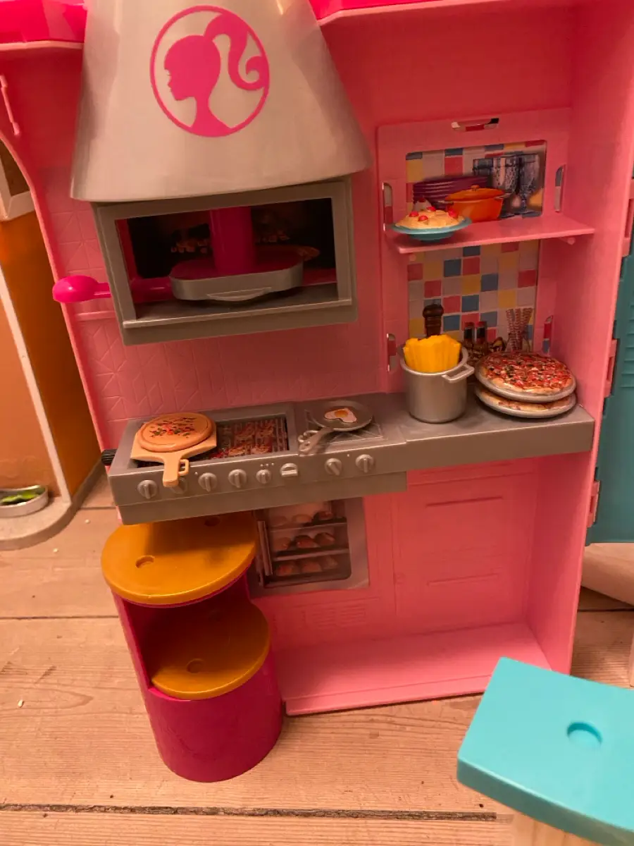 Barbie Pizzaria og grillbar