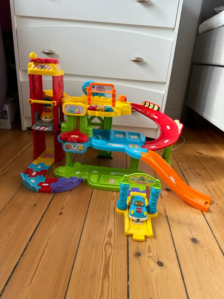 Vtech Toot toot drivers garage