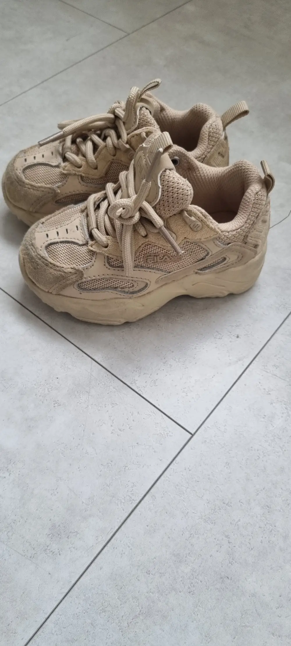 FILA Sneakers