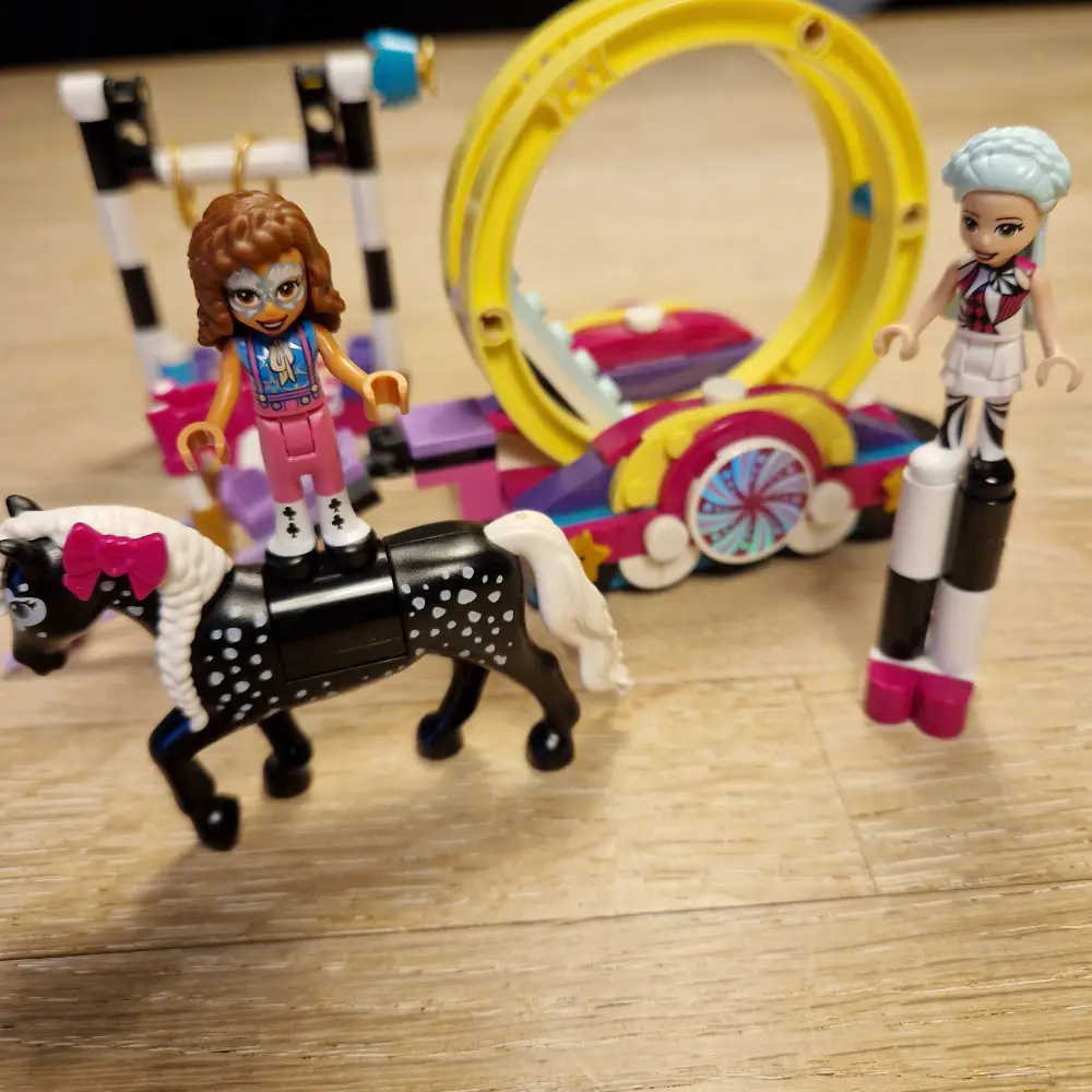 LEGO Friends Magisk akrobatik