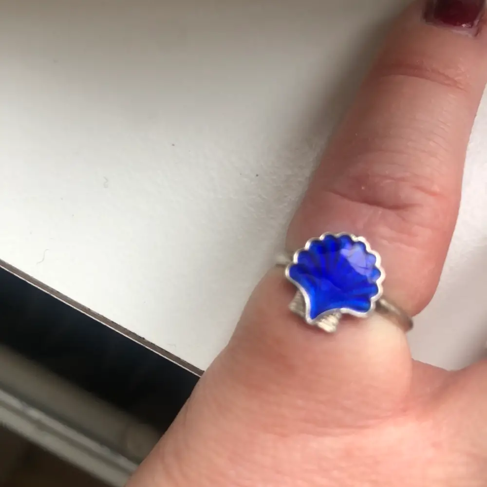 Ukendt Sølv ring med blå musling