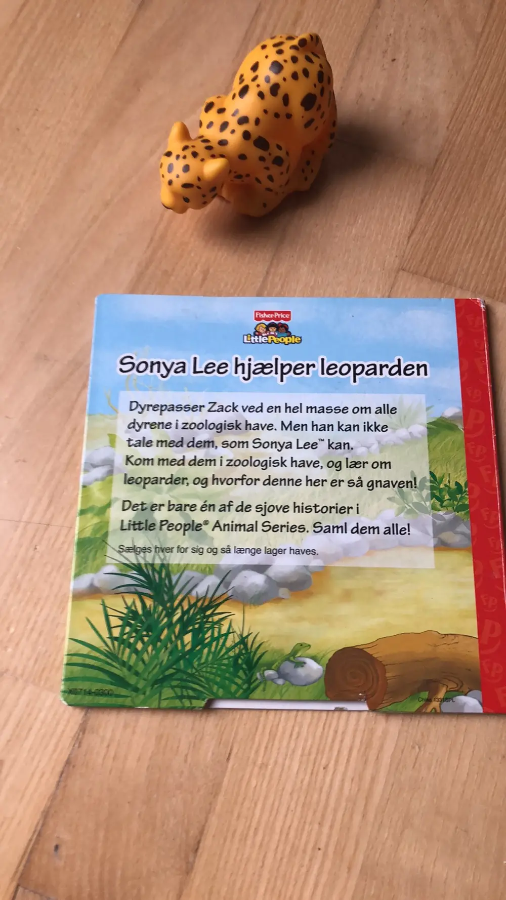 Sonya Lee hjælper leoparden Bog med leopard