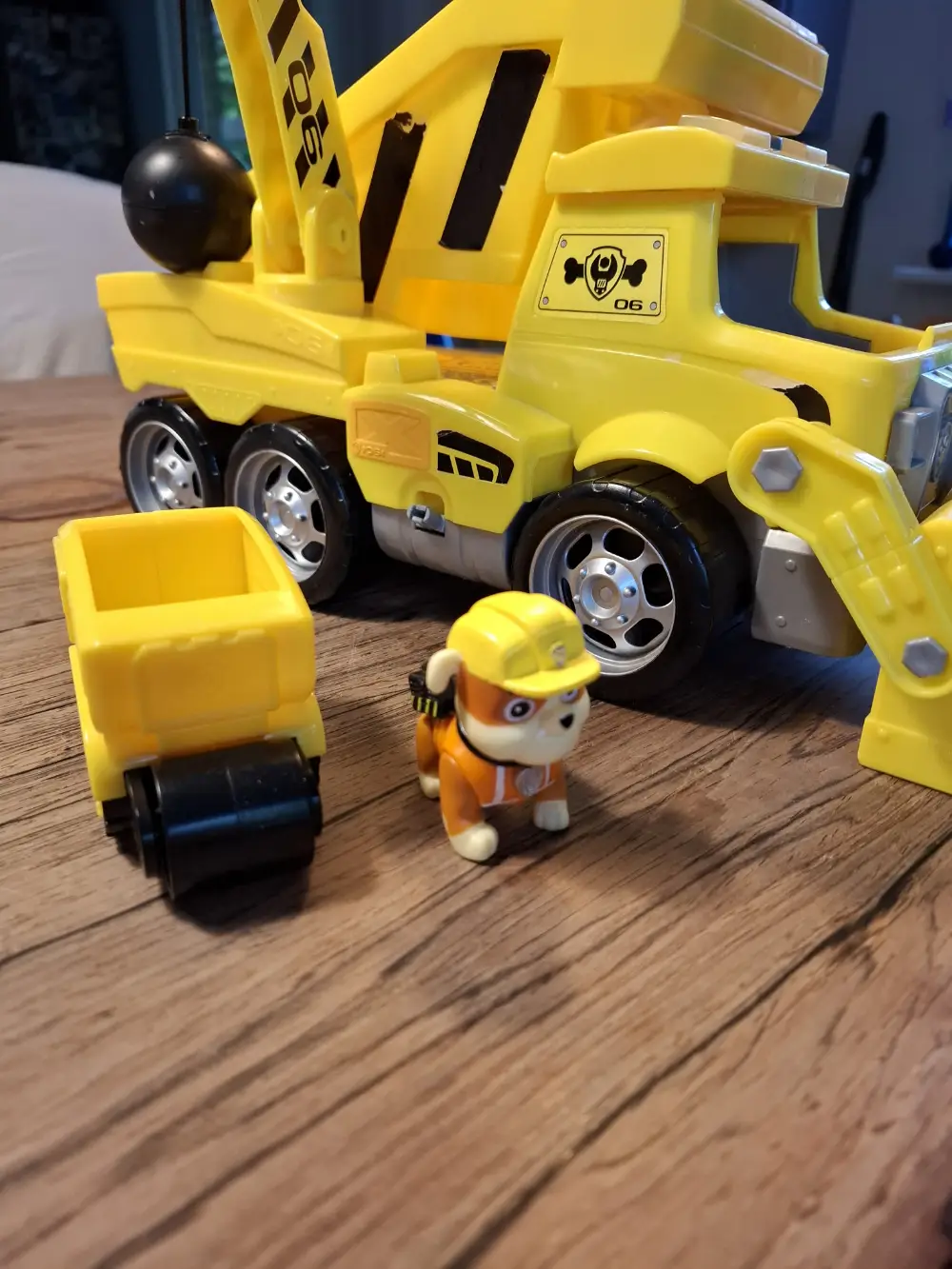 Paw Patrol Ultimate construction truck